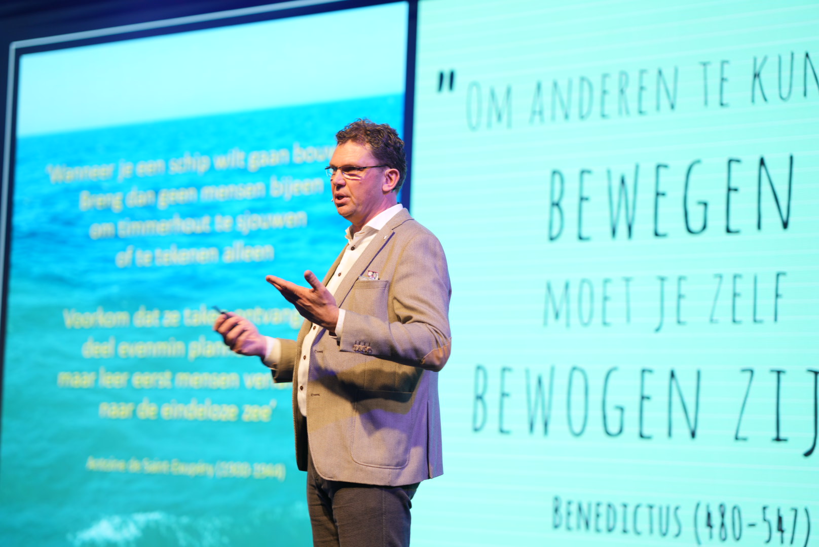 01_AMS